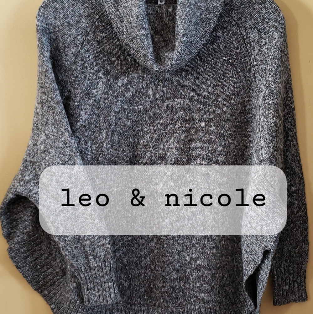 Leo & Nicole petite medium poncho sweater